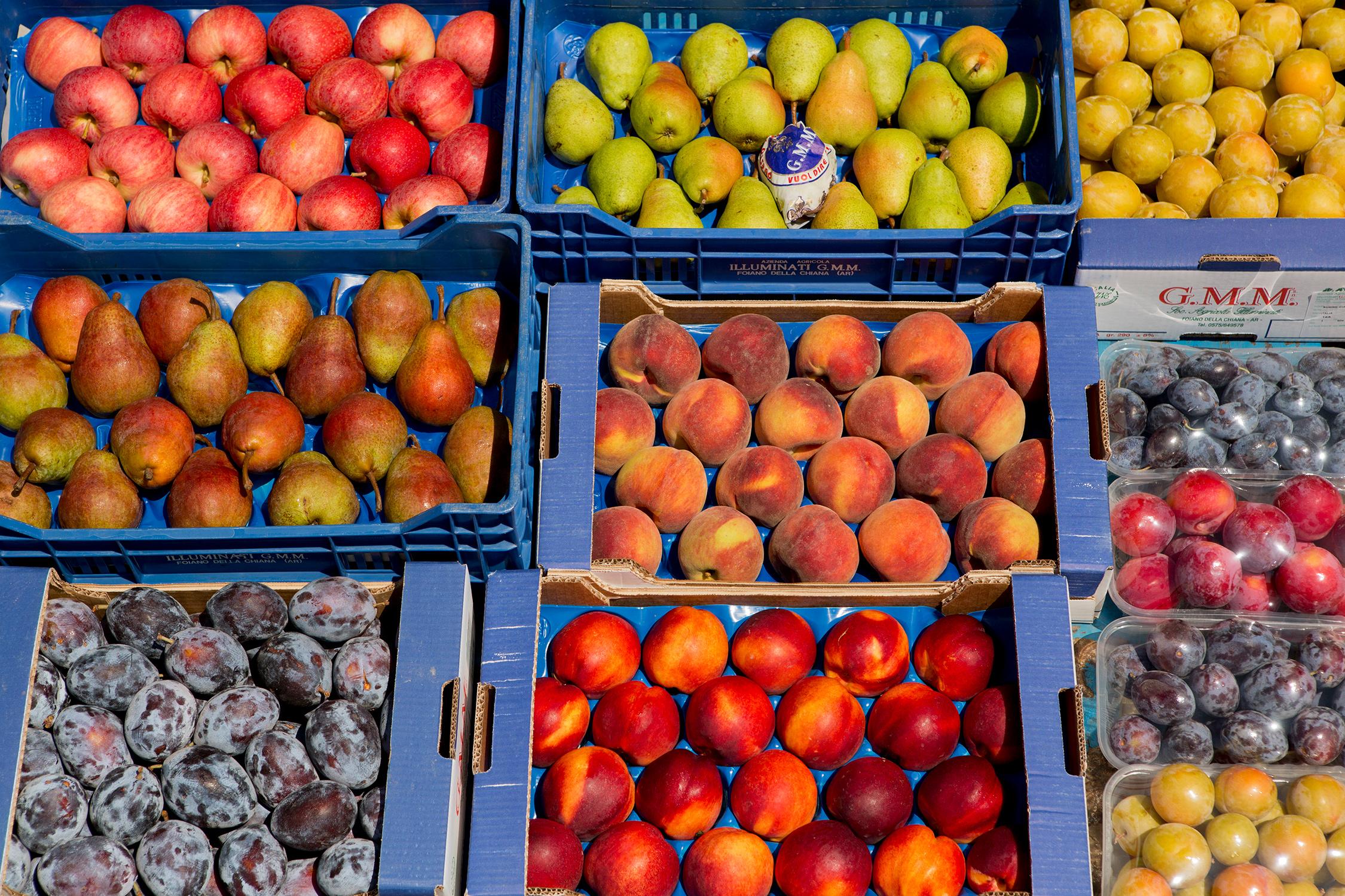Illuminati GMM | Stabilimento attrezzato per la vendita di frutta all'ingrosso